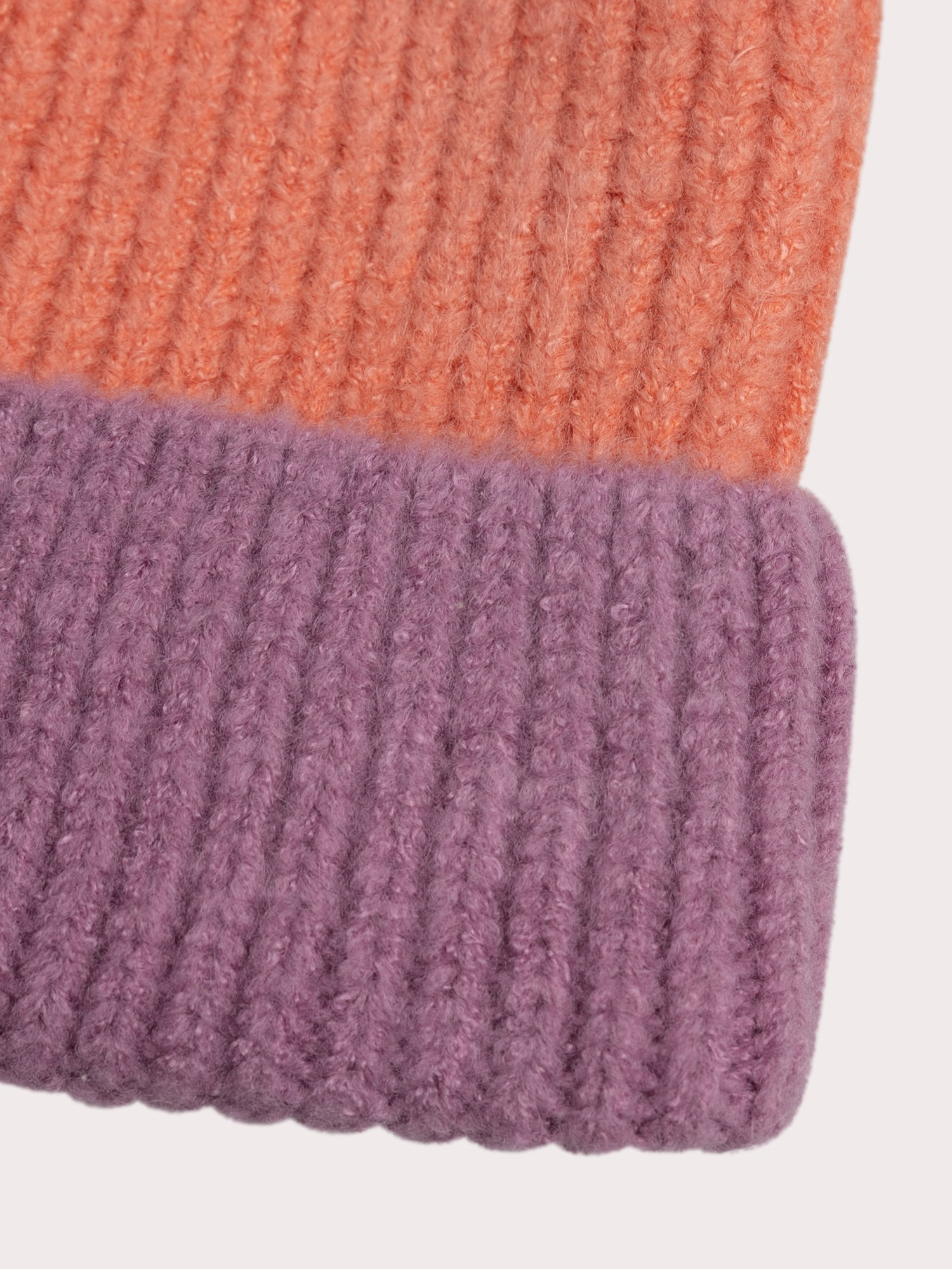 Chapéu bicolor com pom-pom para meninas