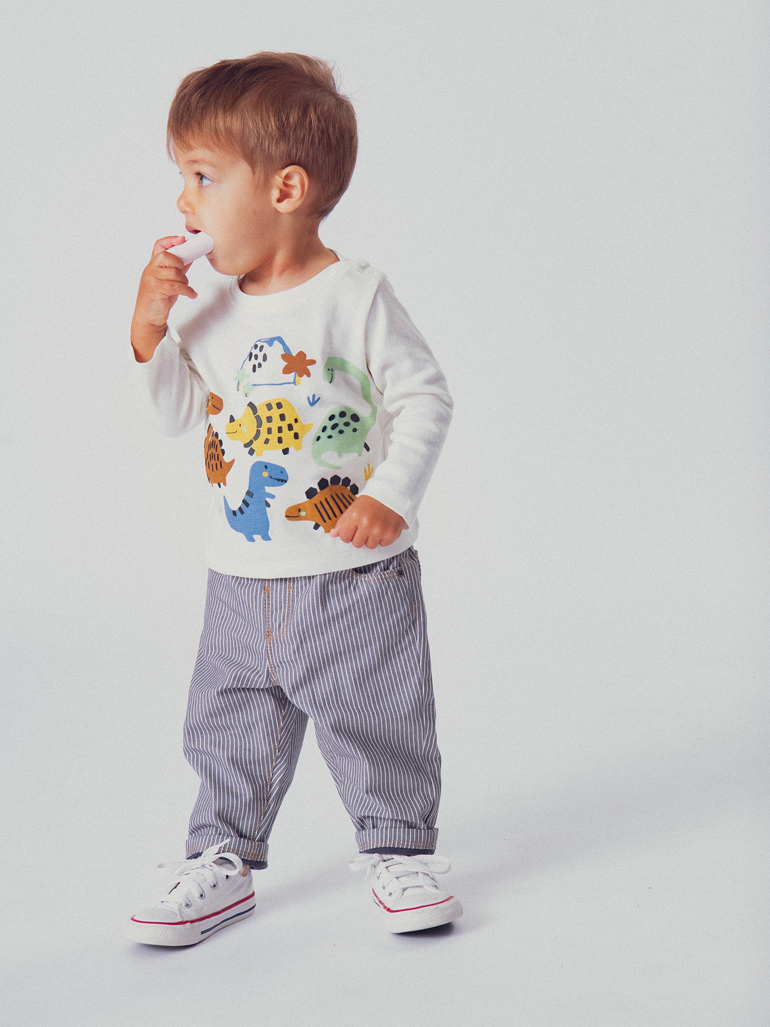 Jeans às riscas para rapaz bebé