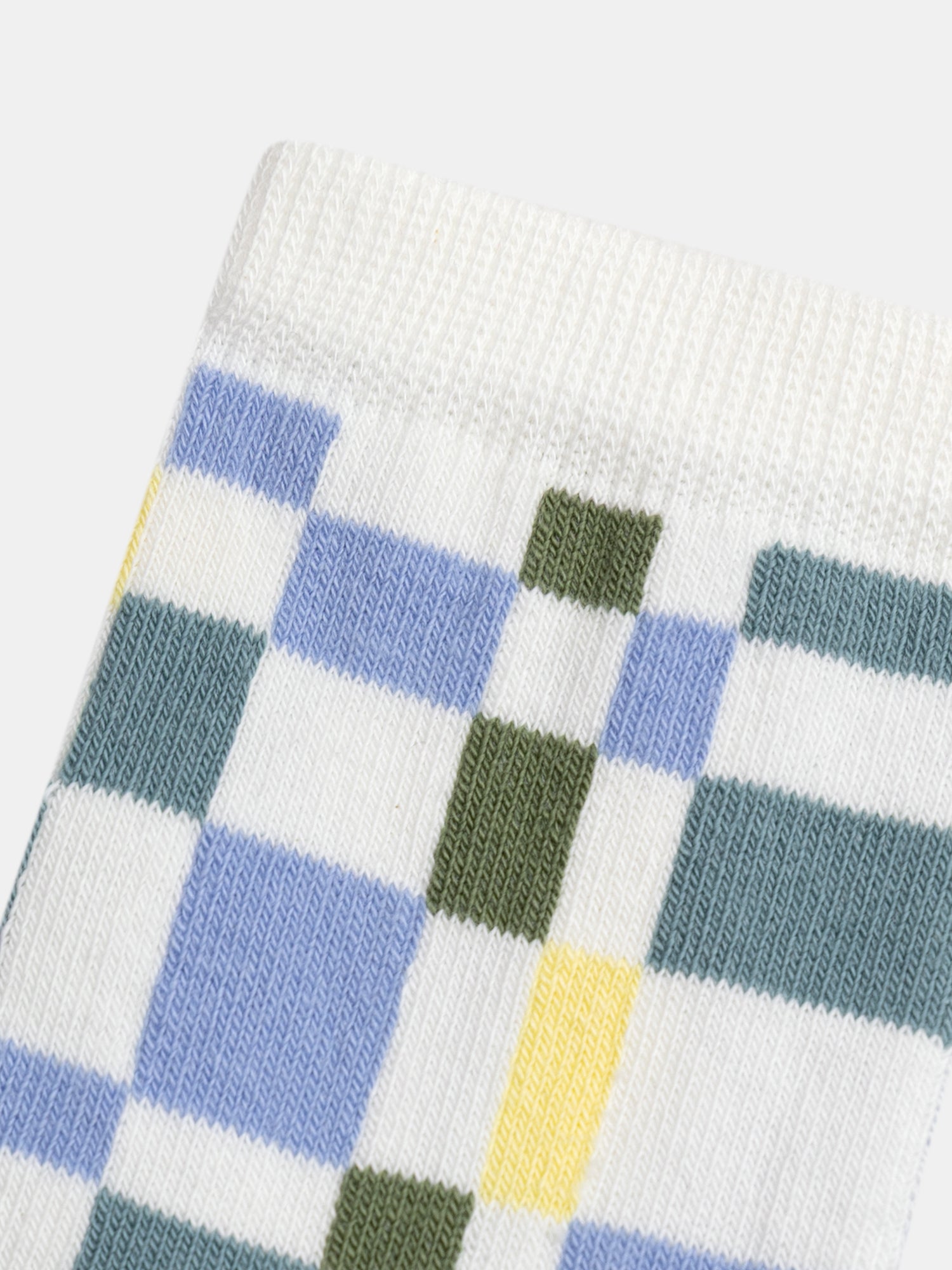 Meias com padrão de xadrez para meninos