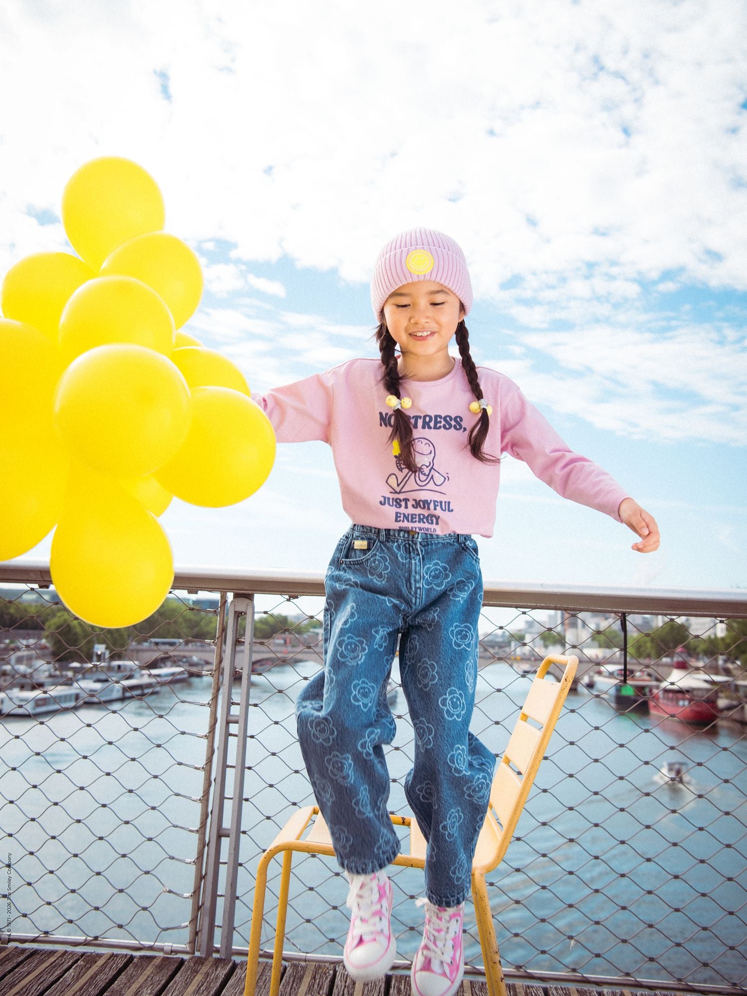 Jeans azuis com estampado de flores SMILEYWORLD para meninas