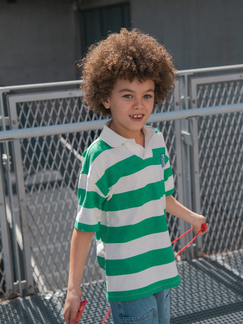T-shirt polo ecru com riscas verdes para menino