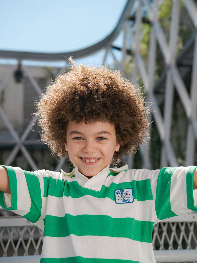 T-shirt polo ecru com riscas verdes para menino