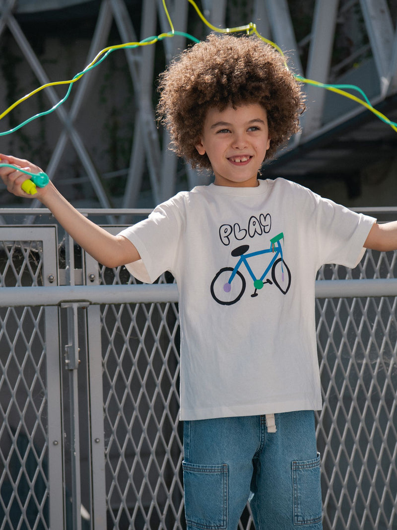 T-shirt ecru com animação de bicicleta para rapazes