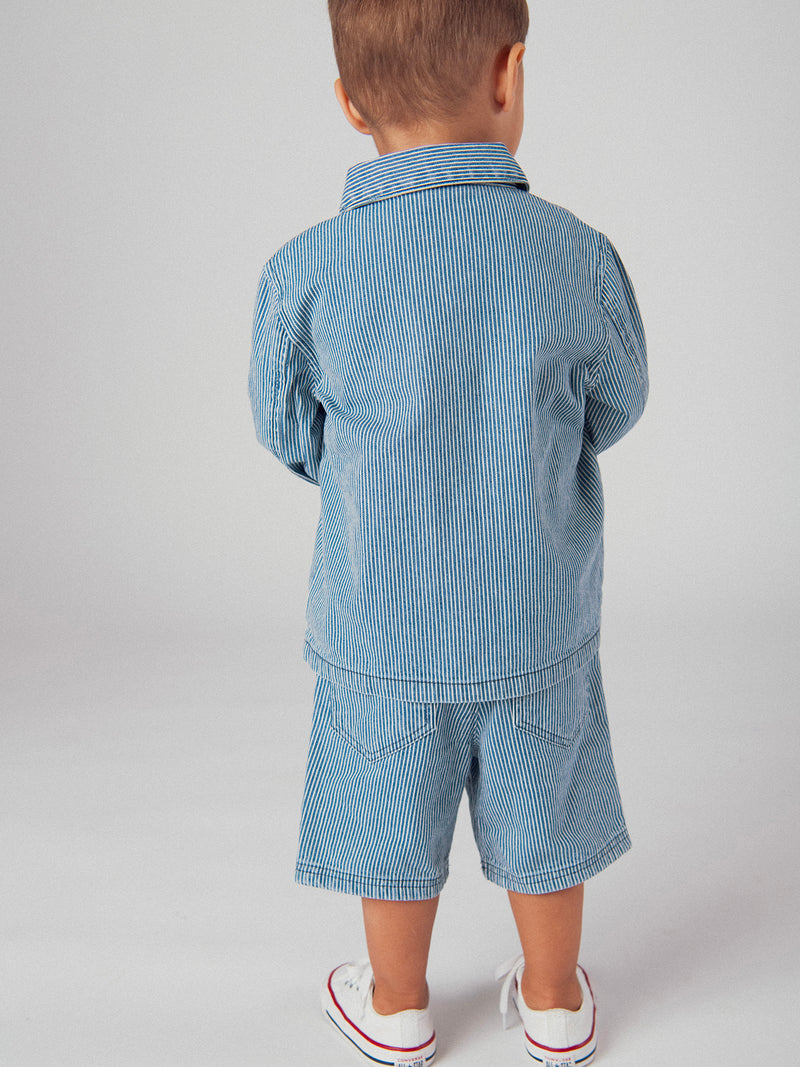 Bermuda de denim riscado "Play" azul e ecru para menino