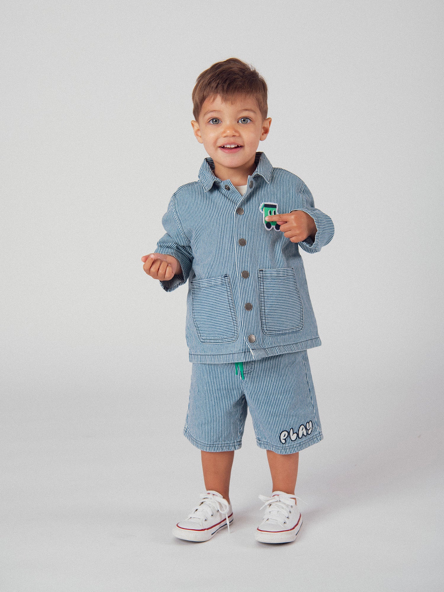 Veste boutonnée en denim rayé pour bébé garçon