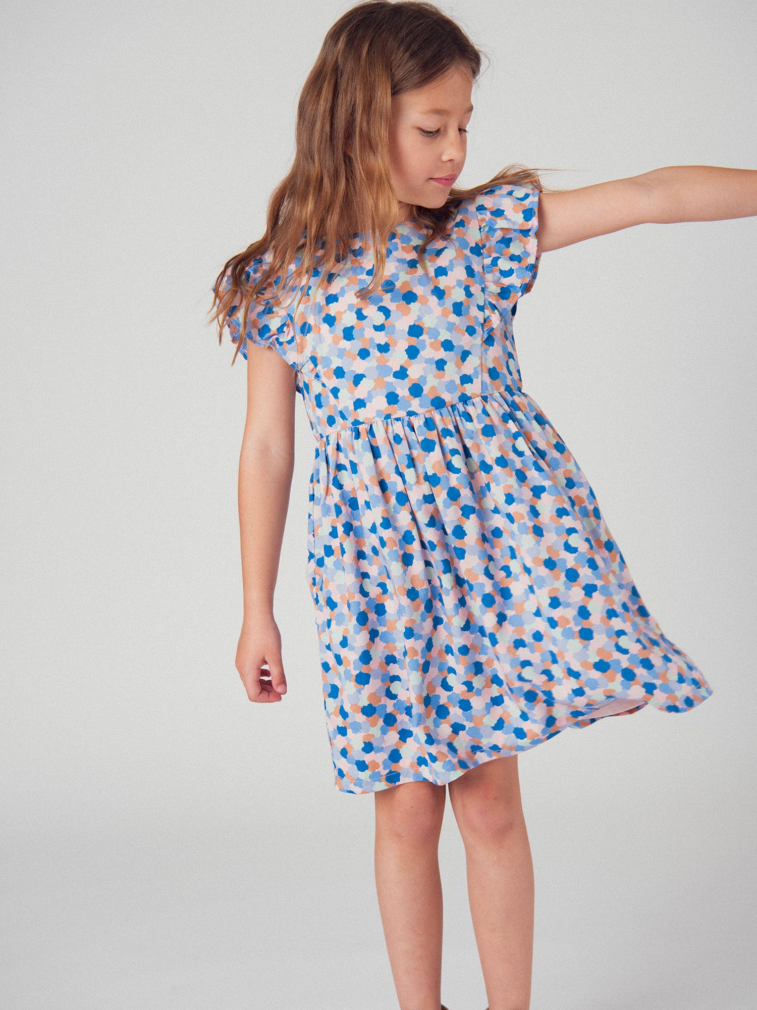 Vestido de bolinhas de mangas curtas para meninas