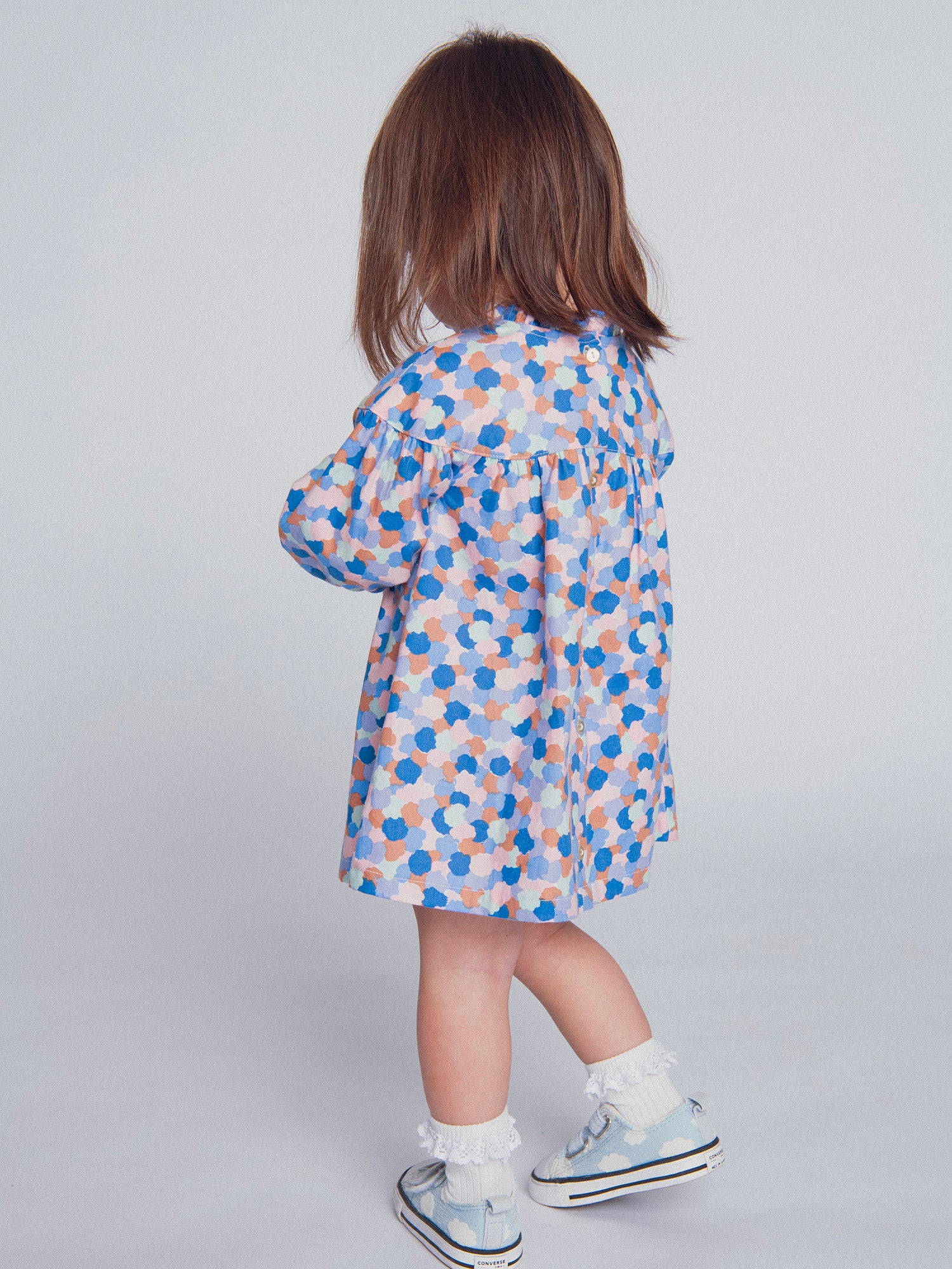 Vestido estampado com gola de volantes para menina