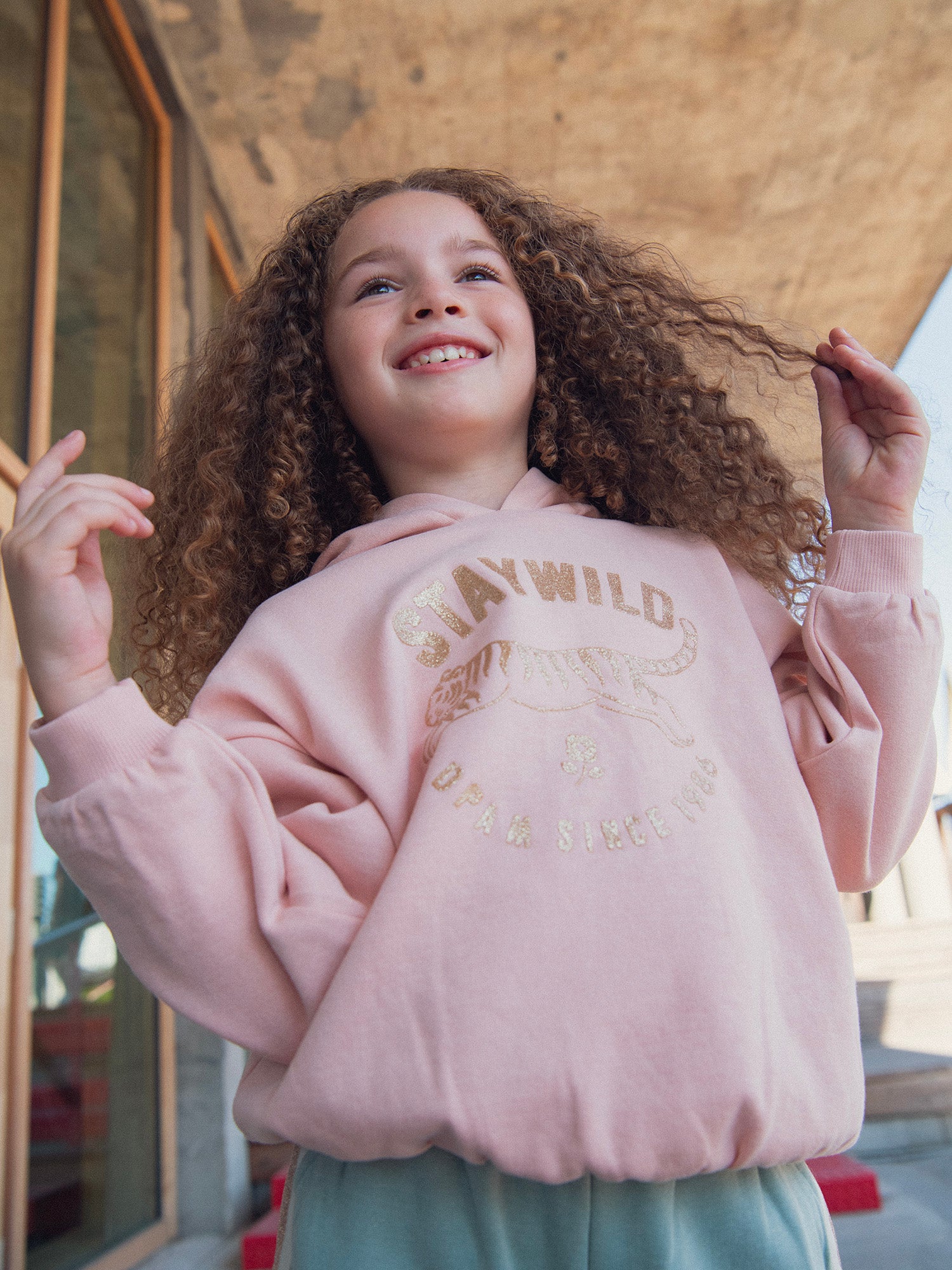 Sweatshirt rosa com capuz e animação de tigre para meninas