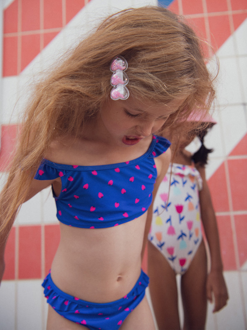 Fato de banho azul de 2 peças com estampado de morangos para meninas.PRODUCT