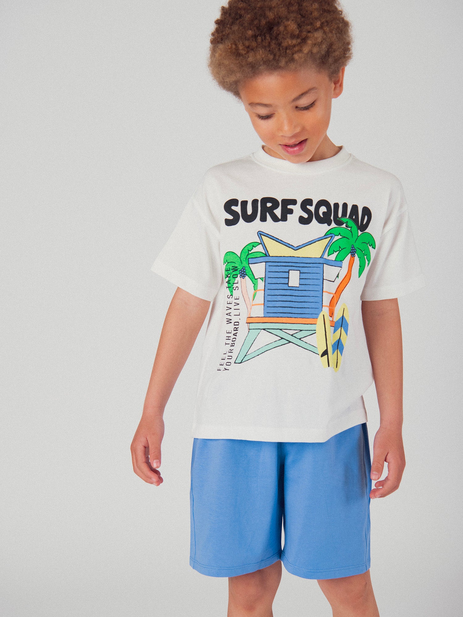 Ensemble t-shirt écru et short bleu avec animation pour garçon