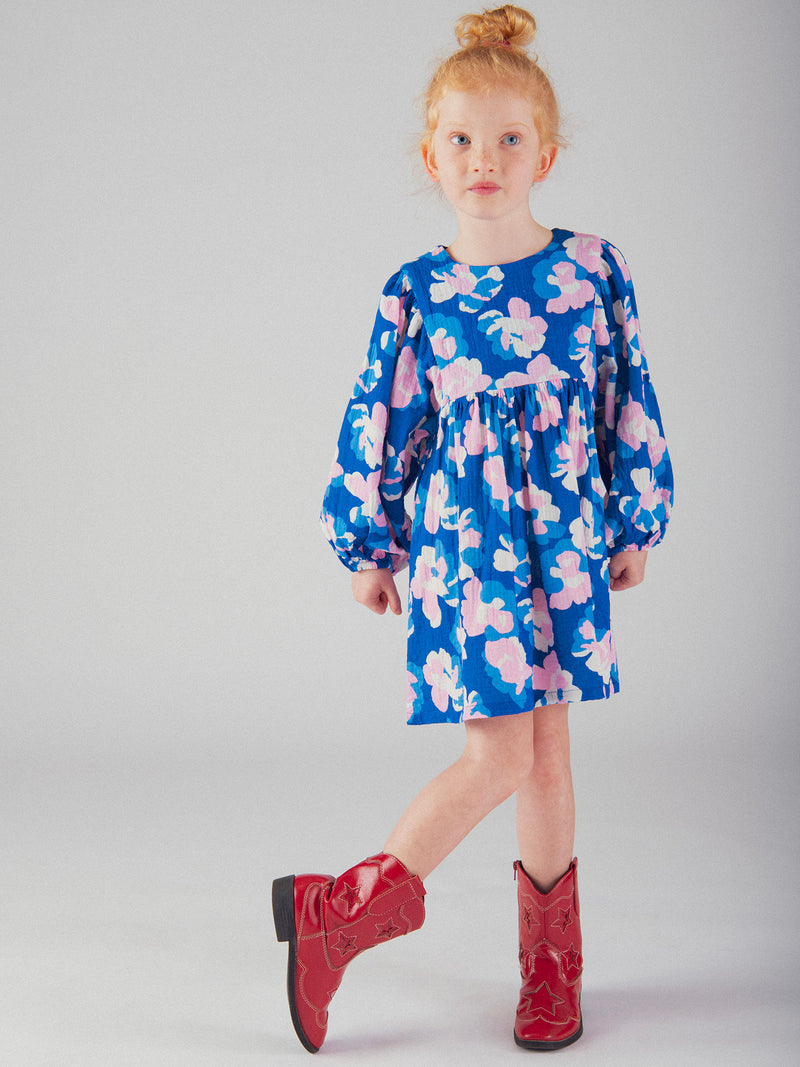 Vestido azul com estampado floral para meninas
