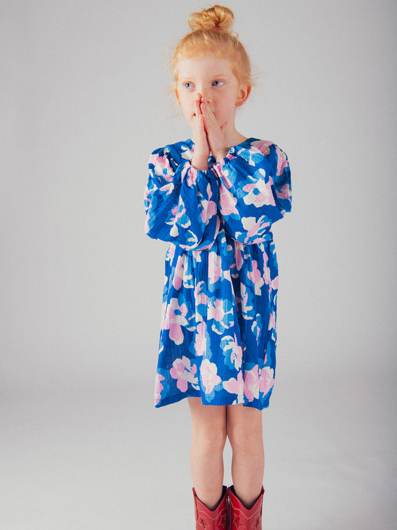 Vestido azul com estampado floral para meninas