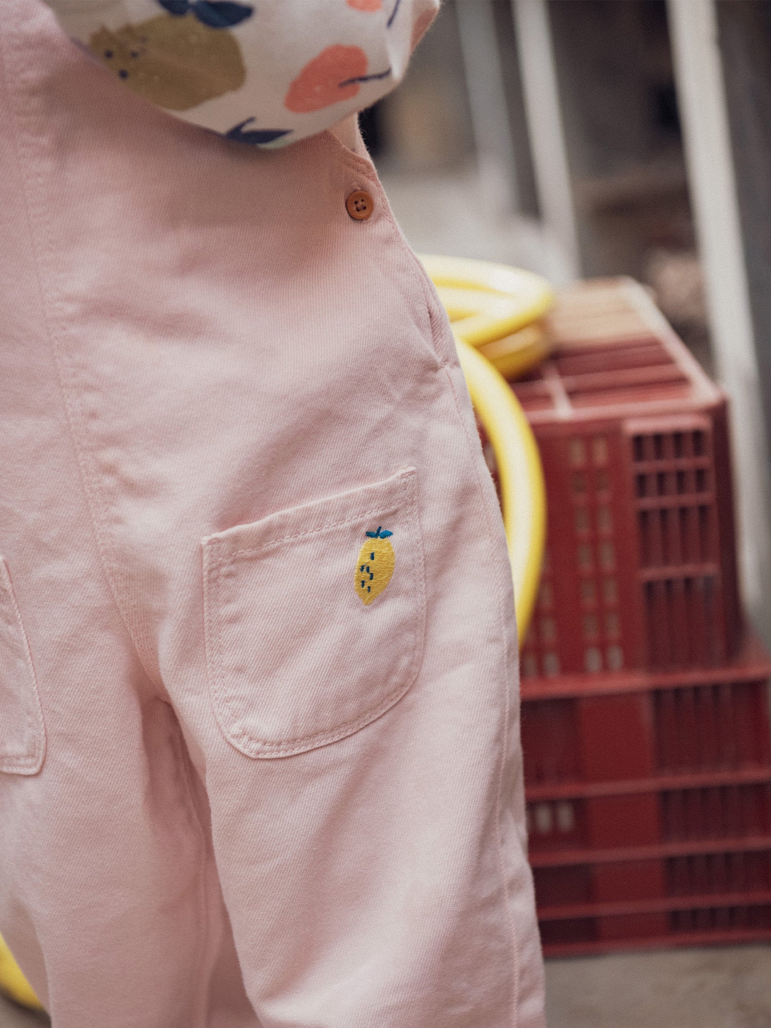 Salopette rose vintage avec broderie citron pour bébé fille
