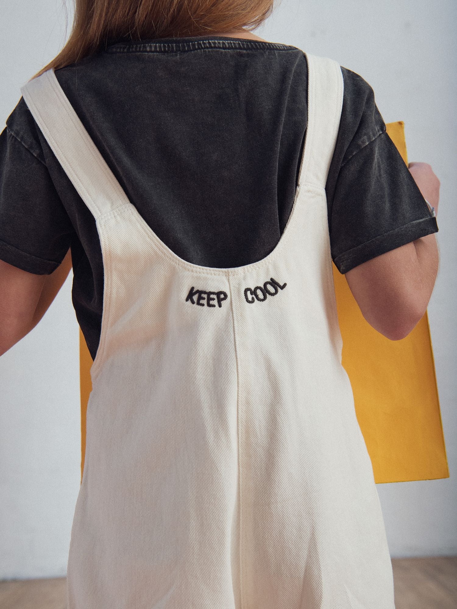 Salopette courte broderies coeur pour fille