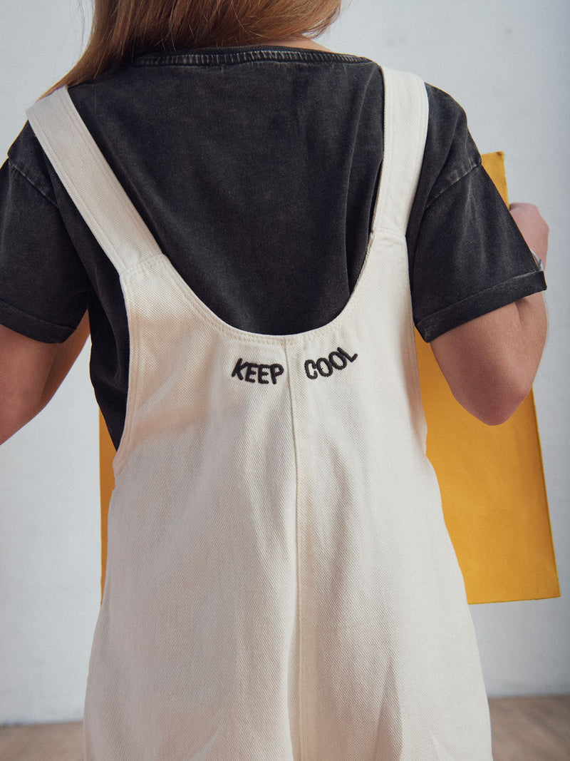 T-shirt cinza escuro com animação de unicórnio para meninas