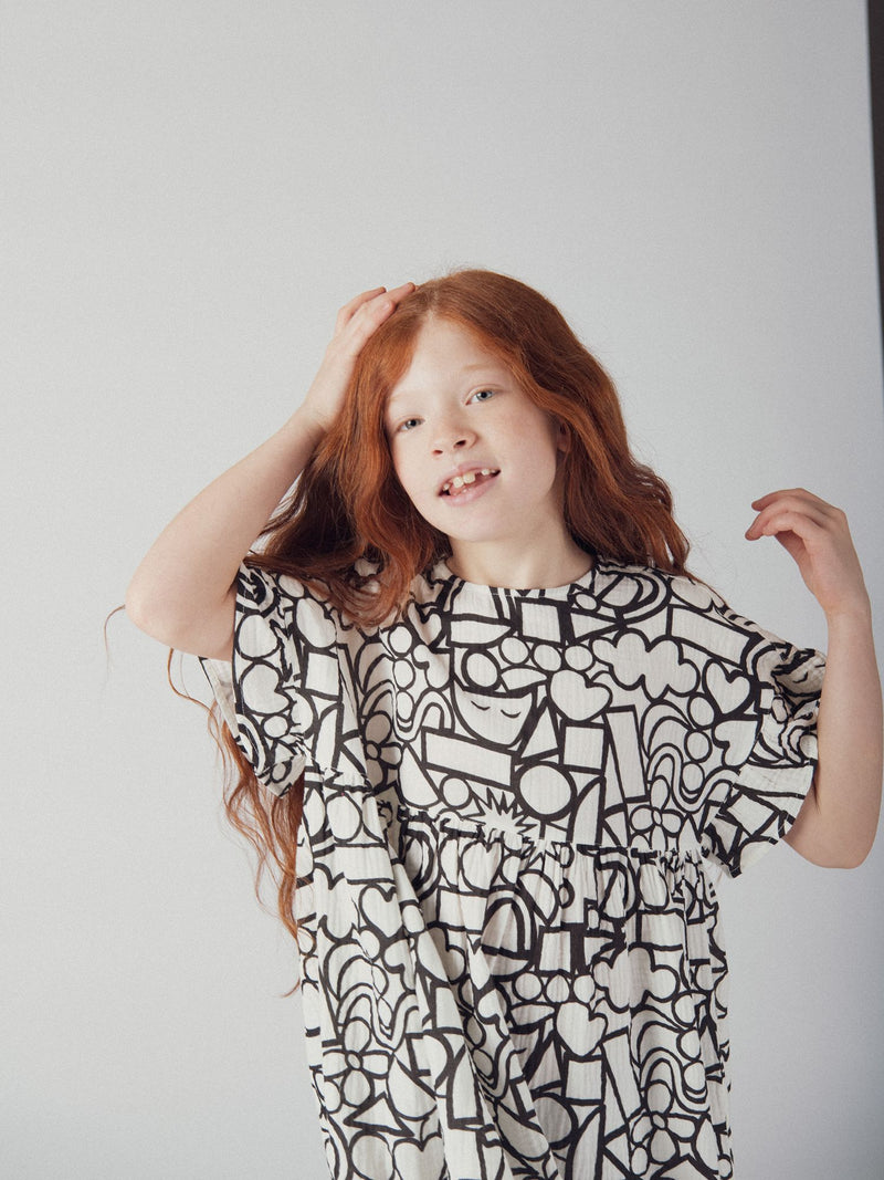Vestido écru com estampado gráfico para meninas