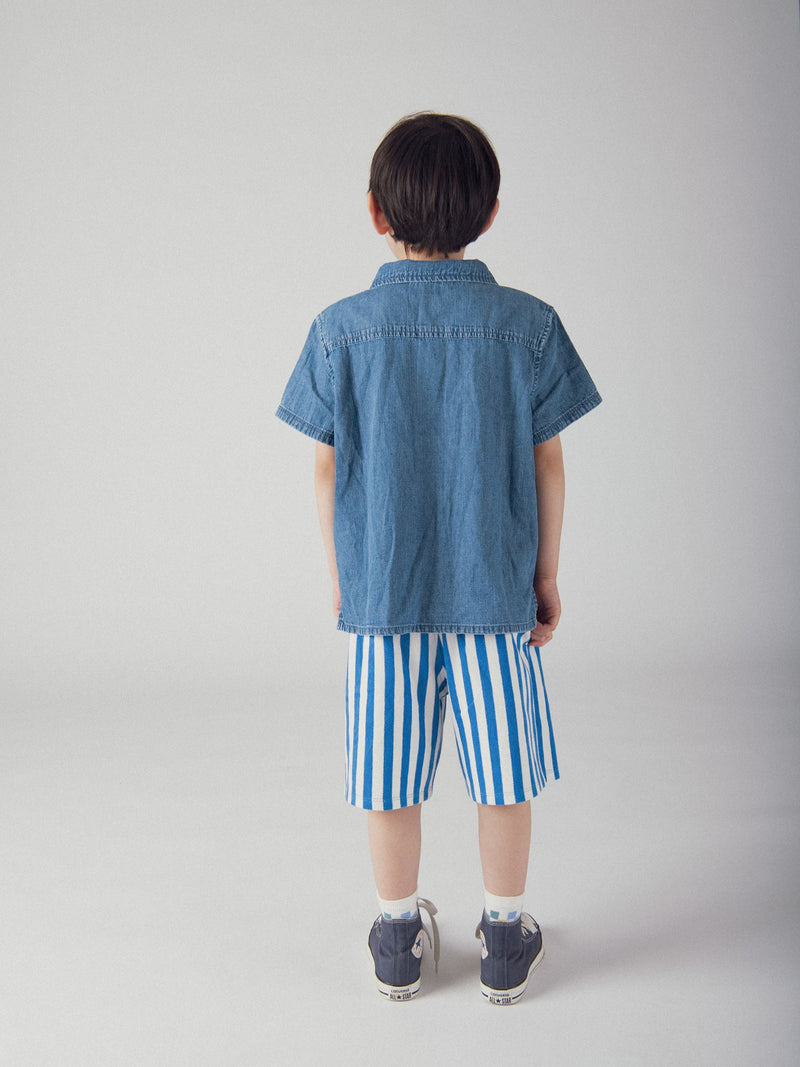 Camisa de denim azul com bordado do sol para meninos