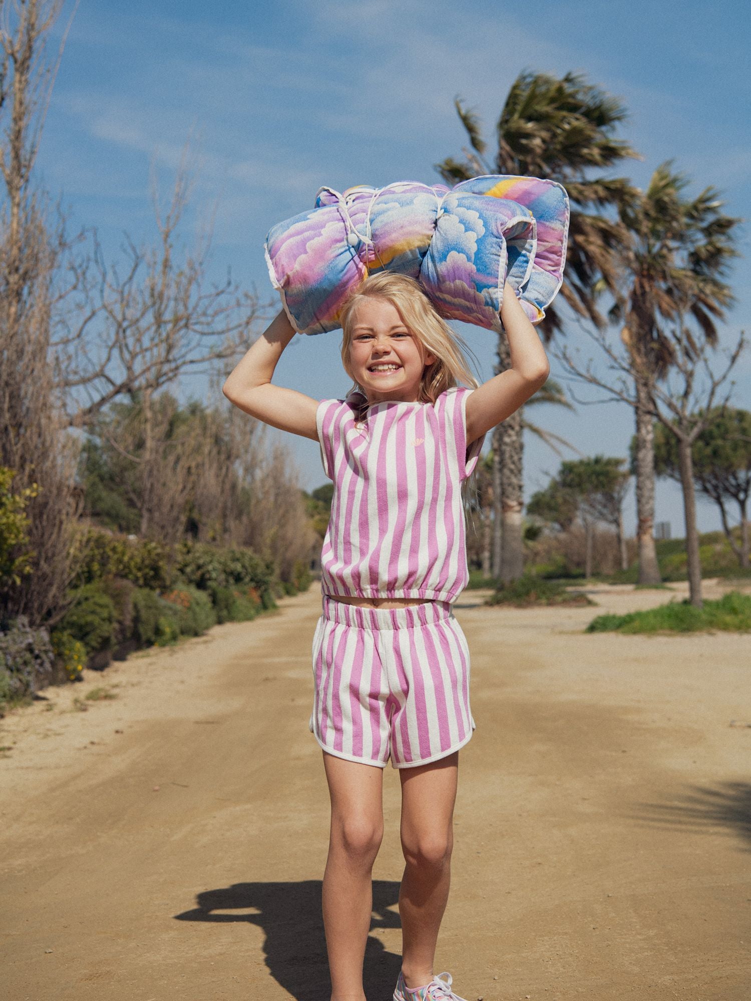 Short rayé rose et écru pour fille