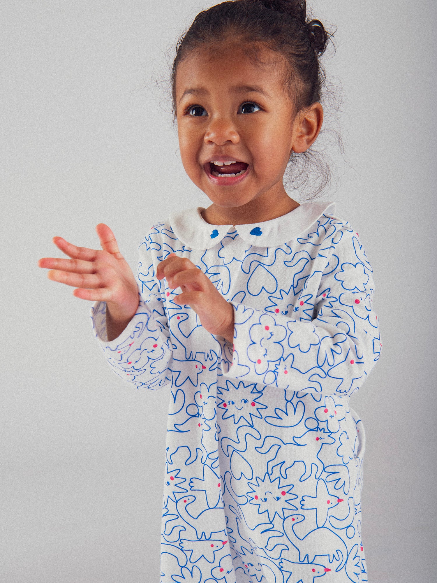 Grenouillère écrue col Claudine avec imprimé intégral "Dream" bleu pour bébé fille