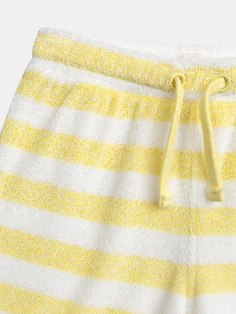Conjunto de t-shirt e calções às riscas amarelas para bebé rapaz