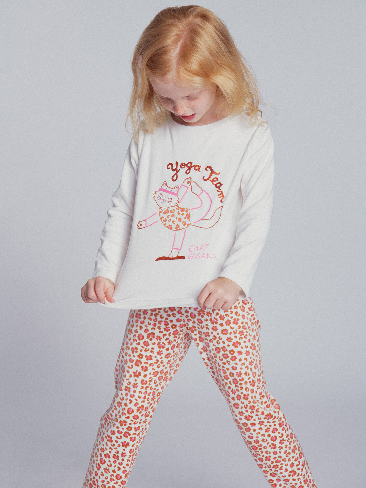 Pijama ecru e rosa em veludo "Cat Yoga Team" para menina
