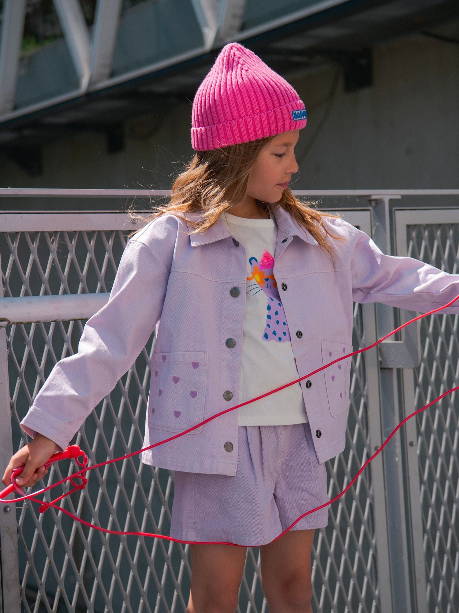 Veste violette à poches et broderies coeur pour fille