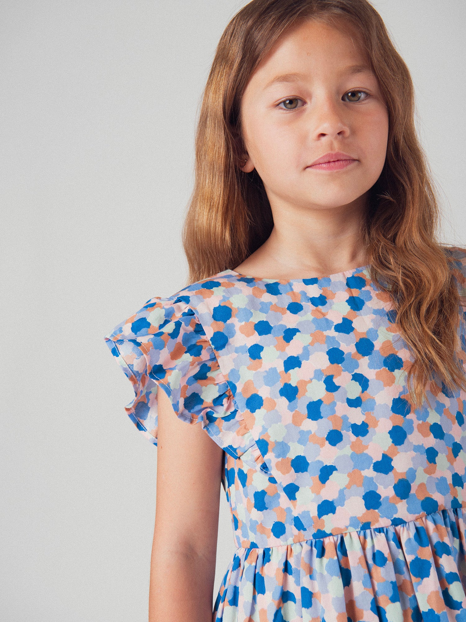 Vestido de bolinhas de mangas curtas para meninas