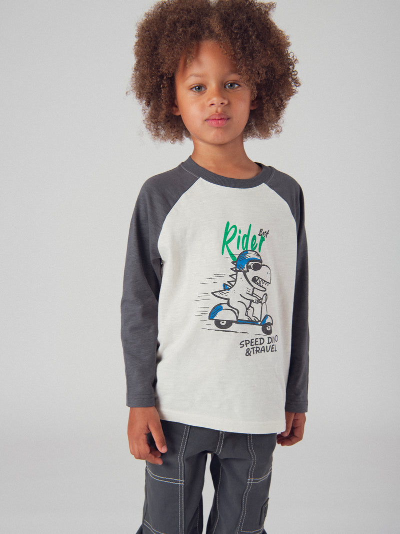 T-shirt ecru de mangas longas com mangas contrastantes e animação de dinossauro para garoto