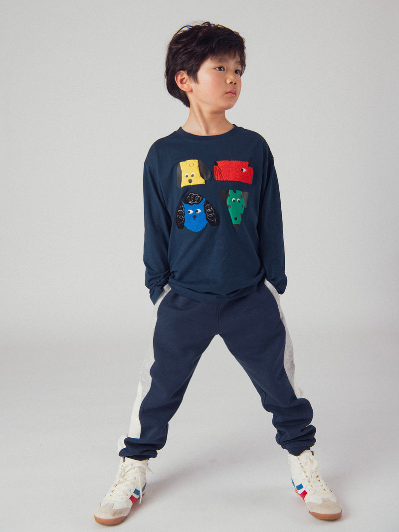 T-shirt azul marinho com animação de cabeças de cães para meninos