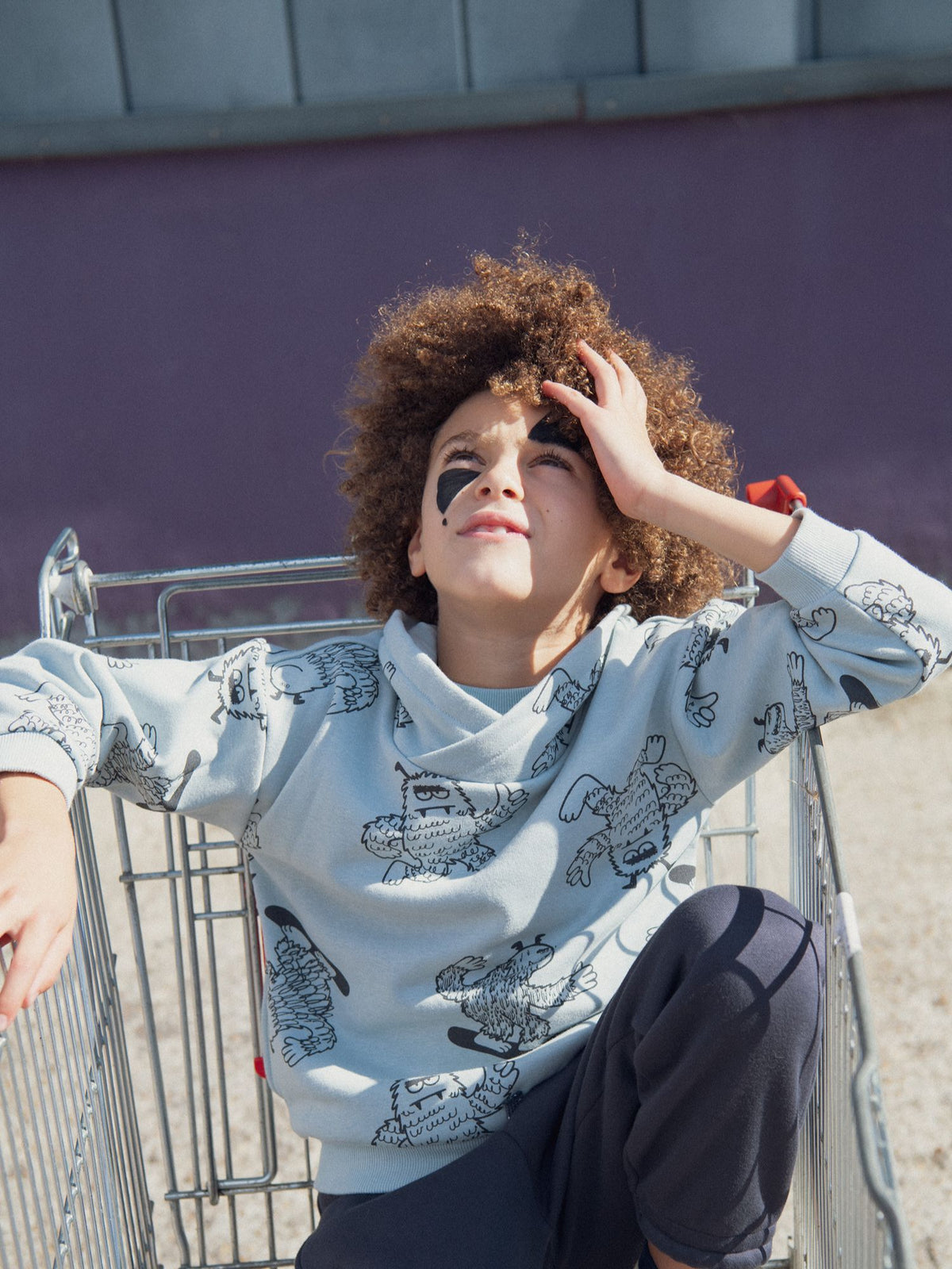 Sweatshirt verde de gola alta com impressão de yeti para rapazes