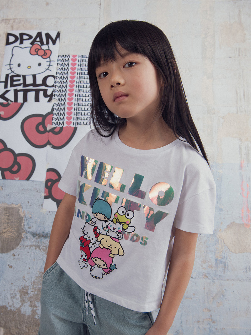 T-shirt branca com Hello Kitty e amigos