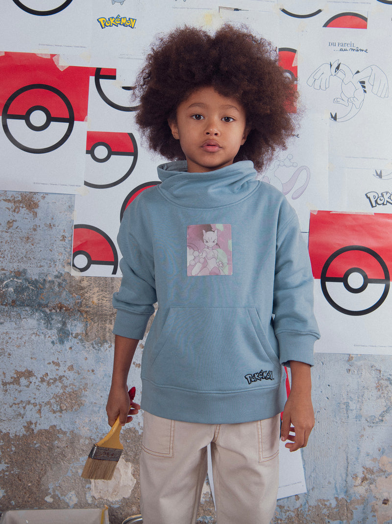 Sweat-shirt azul com insígnia Pokémon Mewtwo