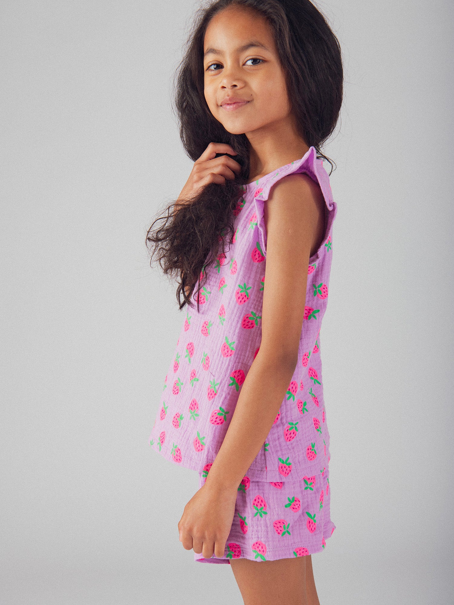 Pijama curto roxo impresso "Morango Gourmet" para meninas