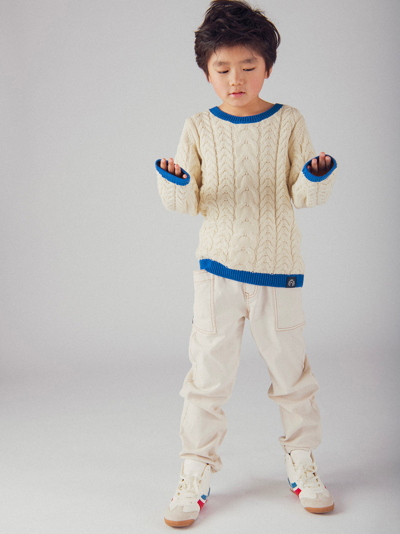 Calças beige com bolsos para meninos