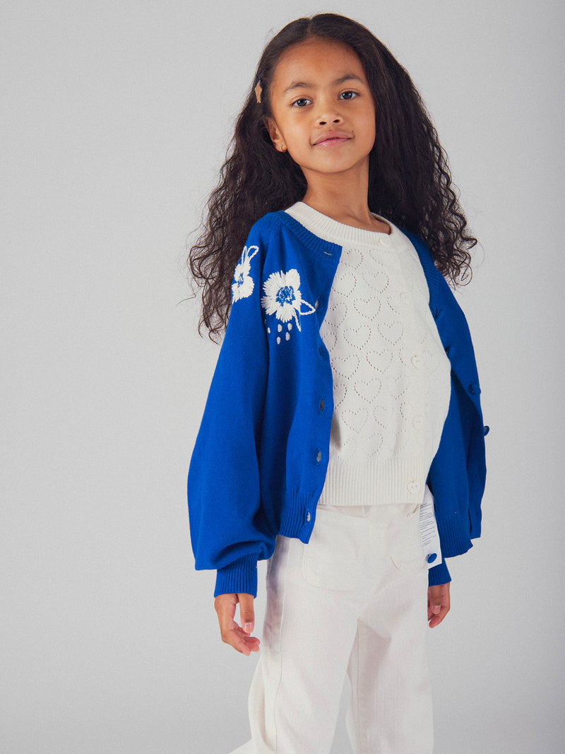 Cardigan azul com bordado de flores para meninas