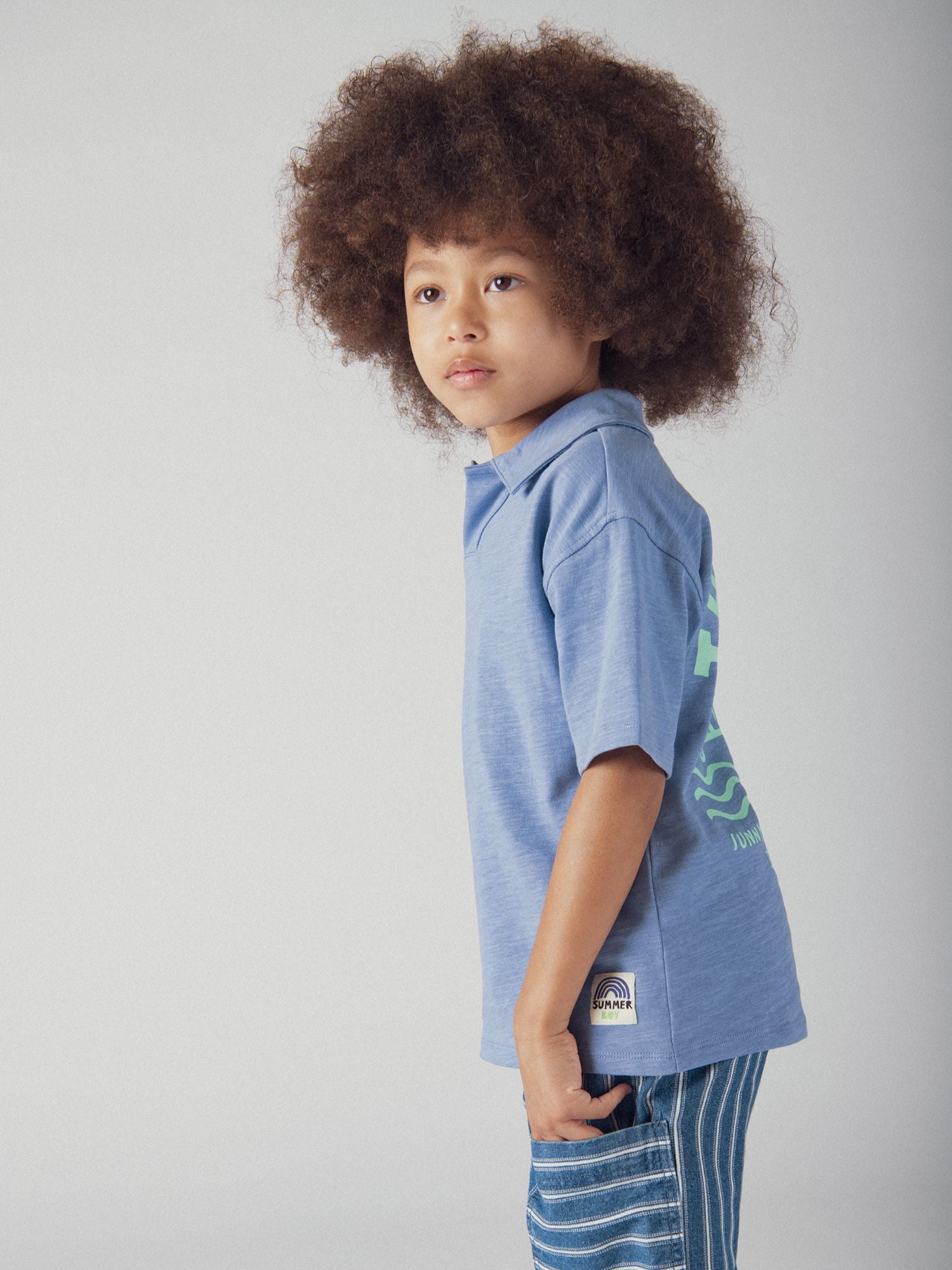 T-shirt azul com animação nas costas para rapazes