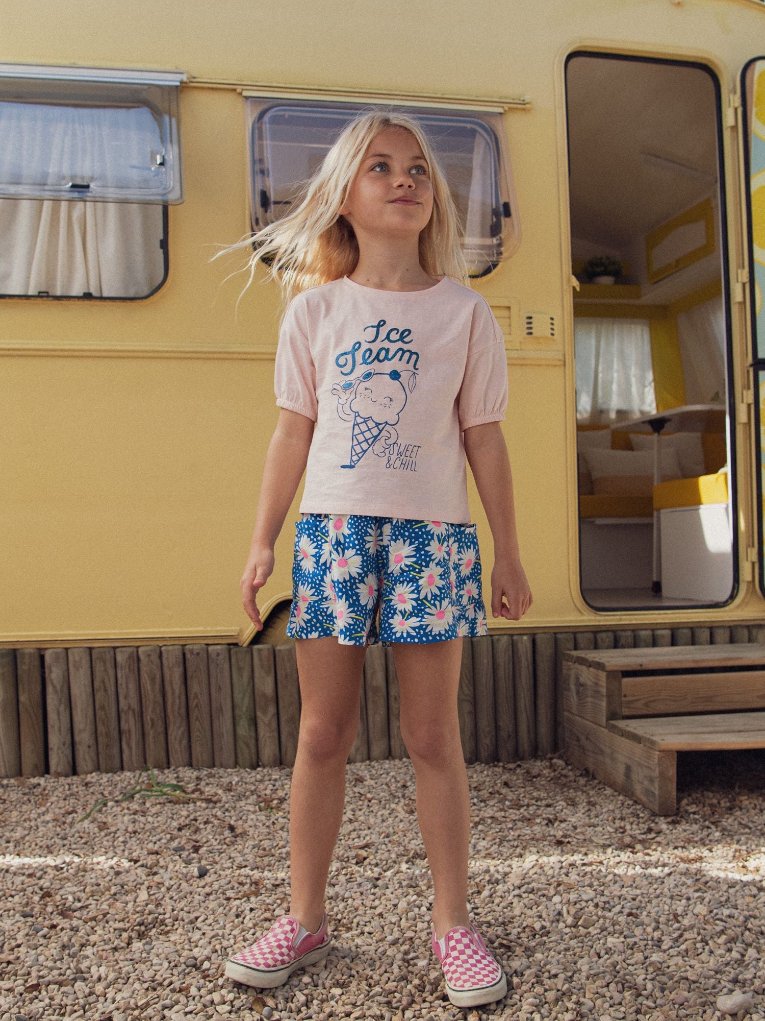 Short bleu à imprimé fleurs pour fille