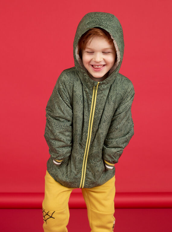 Blusão com capuz caqui e amarelo estampado animais menino LOGROBLOU1 / 21S902R1BLO612